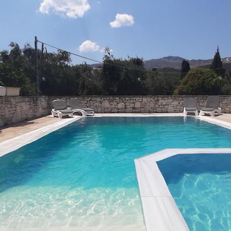 Villa Petrino - Central Flat Location Within Kassiopi. Sleeps 8 מראה חיצוני תמונה