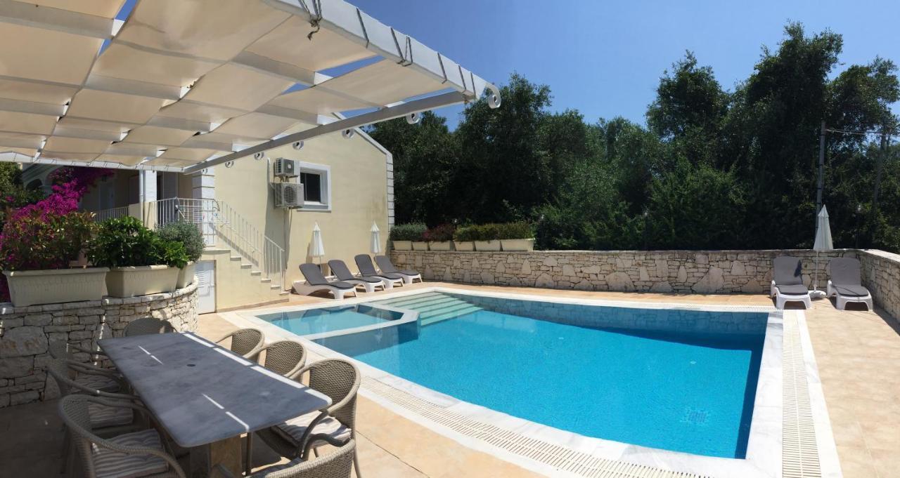 Villa Petrino - Central Flat Location Within Kassiopi. Sleeps 8 מראה חיצוני תמונה