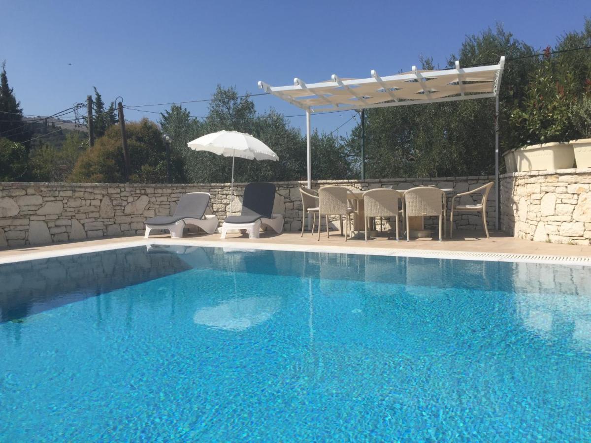 Villa Petrino - Central Flat Location Within Kassiopi. Sleeps 8 מראה חיצוני תמונה