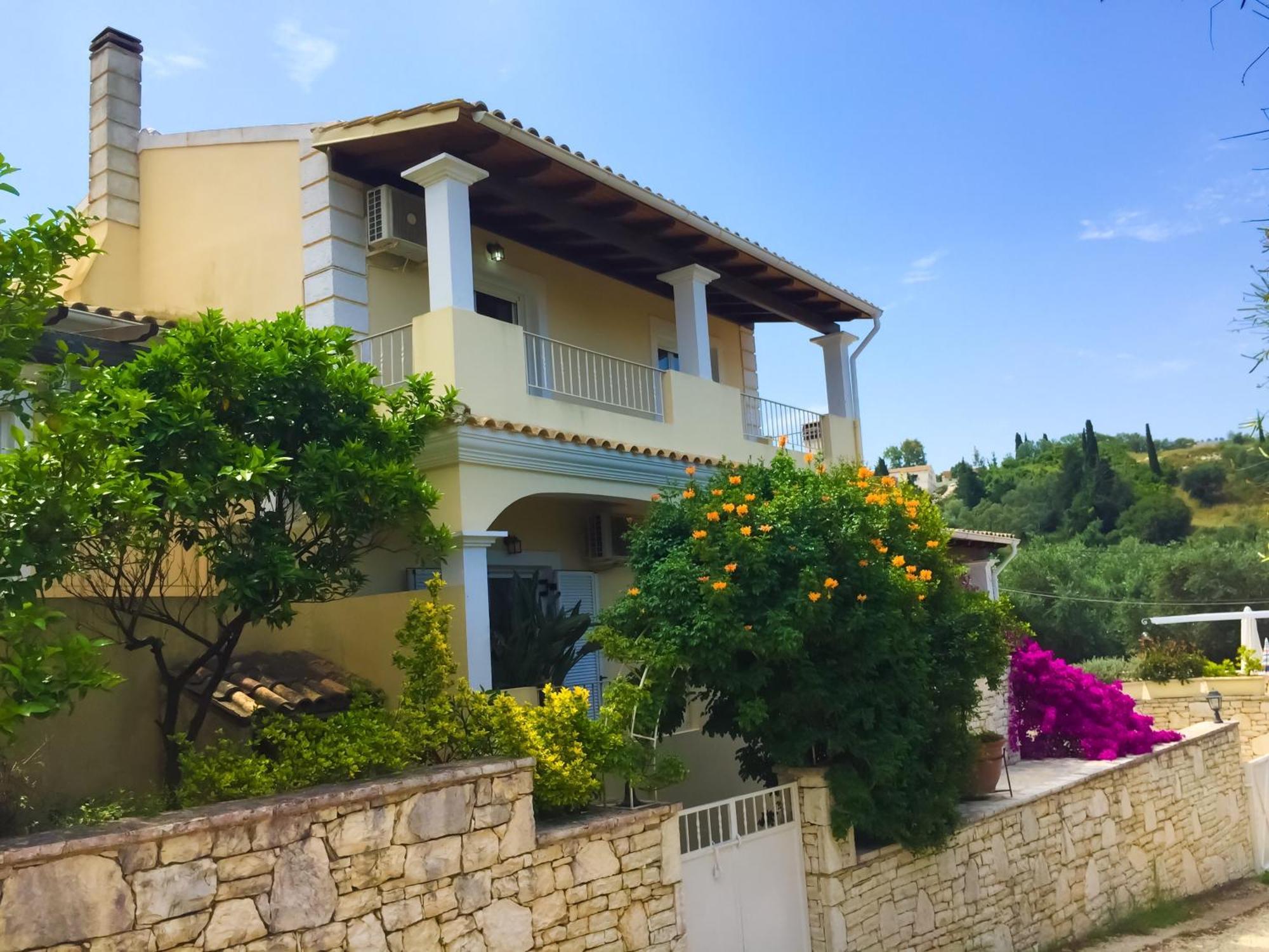 Villa Petrino - Central Flat Location Within Kassiopi. Sleeps 8 מראה חיצוני תמונה